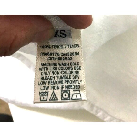 Cloth & Stone White Shirt Button Down Top XS Front Pockets Minimalist Closet - Picture 8 of 11